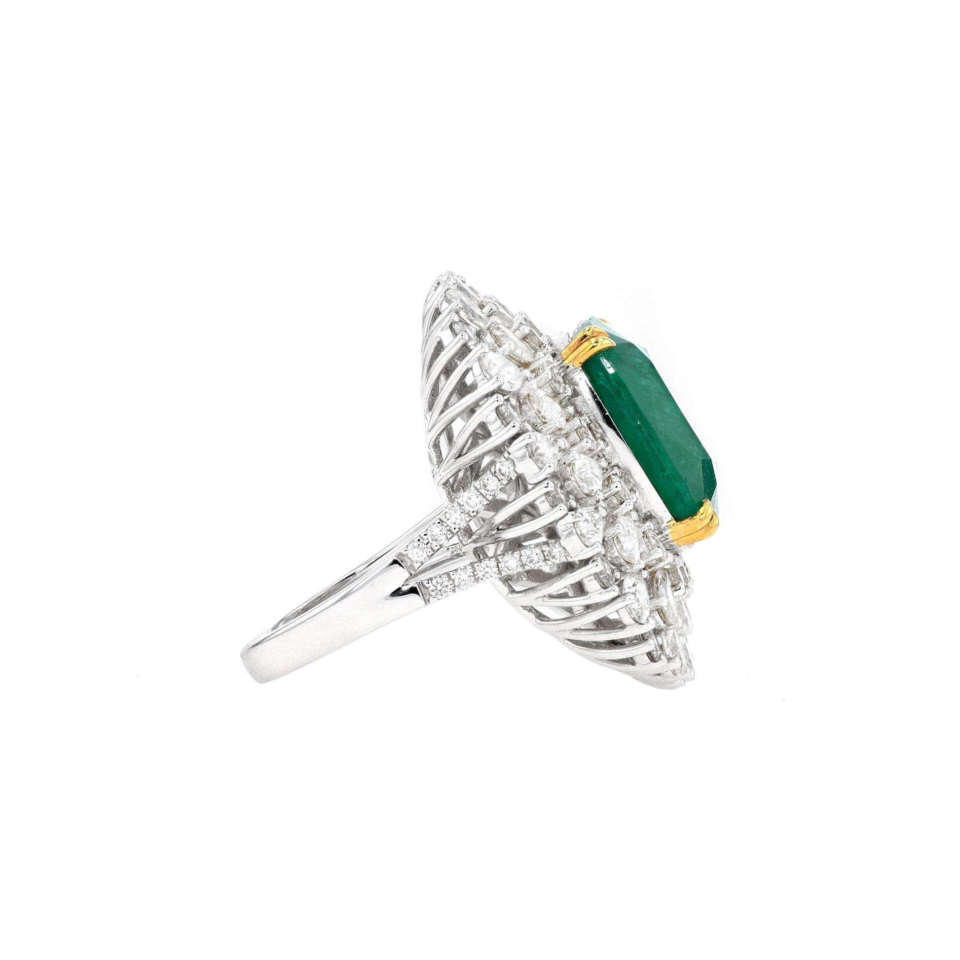 18KG Natural Green Emerald Diamond Ring