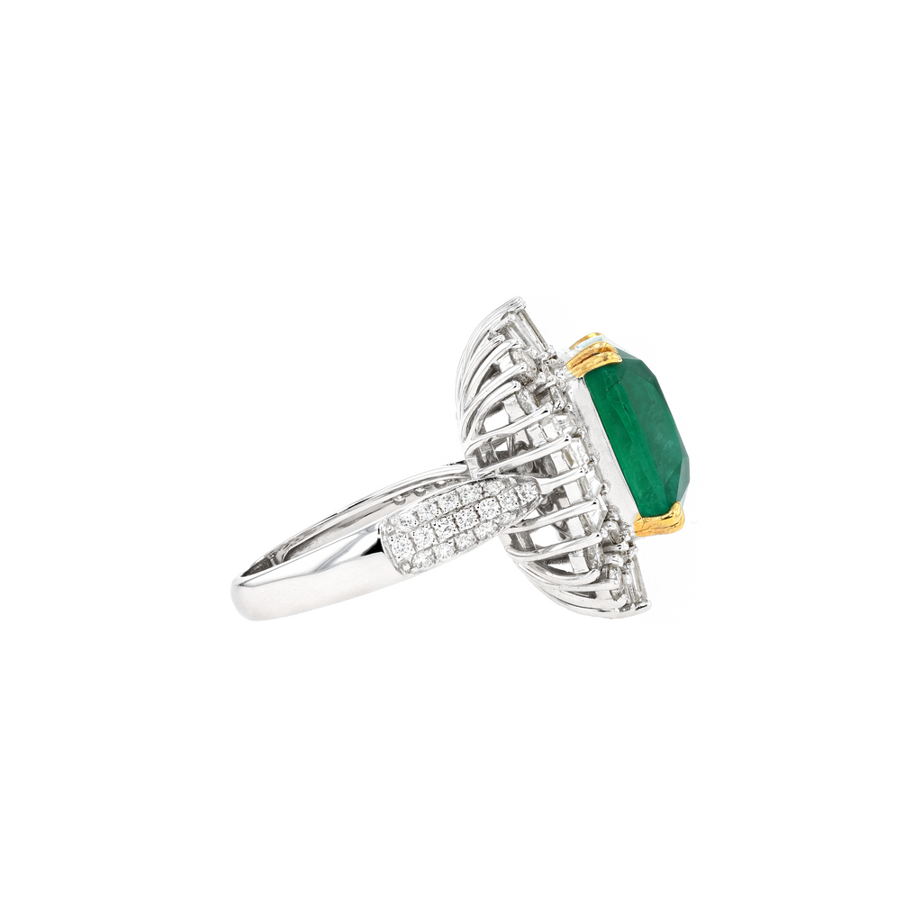 18KG Natural Green Emerald Diamond Ring
