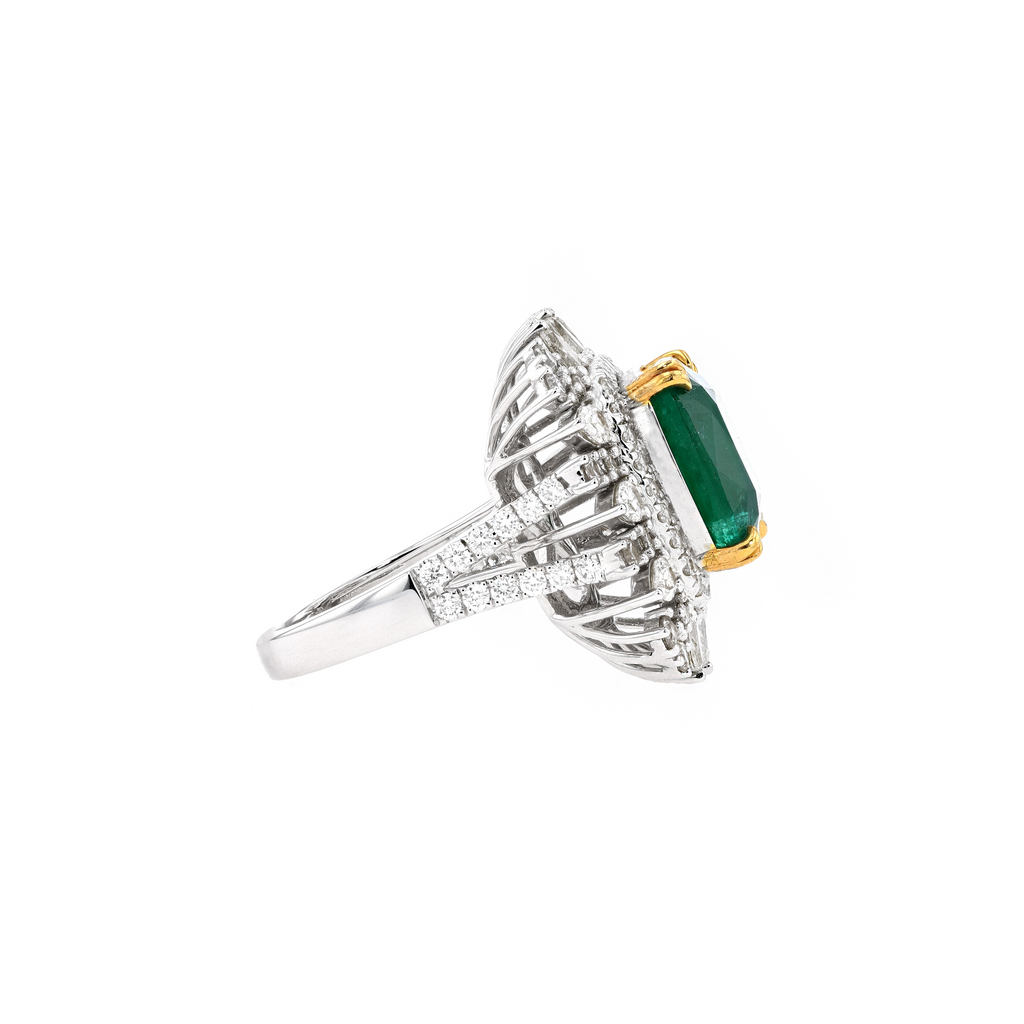 18KG Natural Green Emerald Diamond Ring