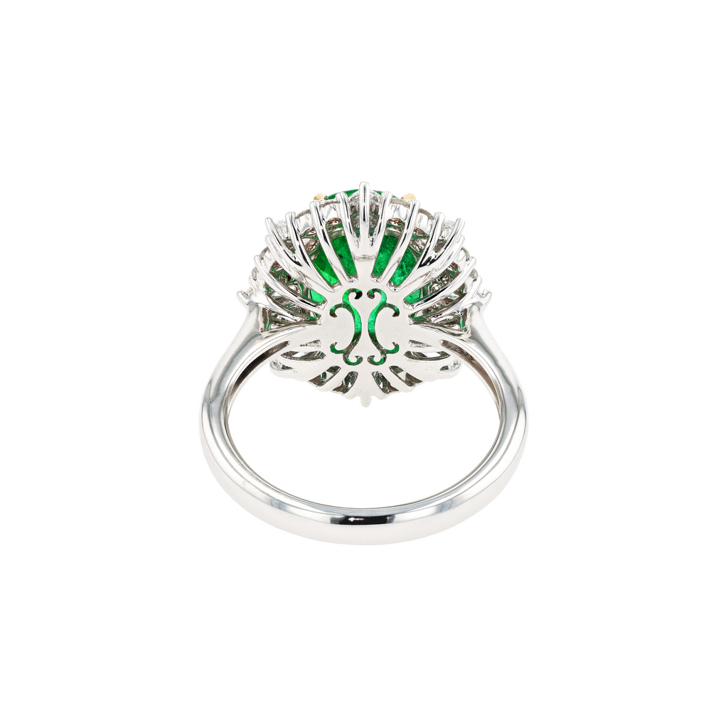 18KG Natural Green Emerald Diamond Ring