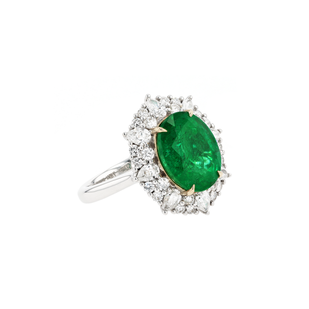 18KG Natural Green Emerald Diamond Ring