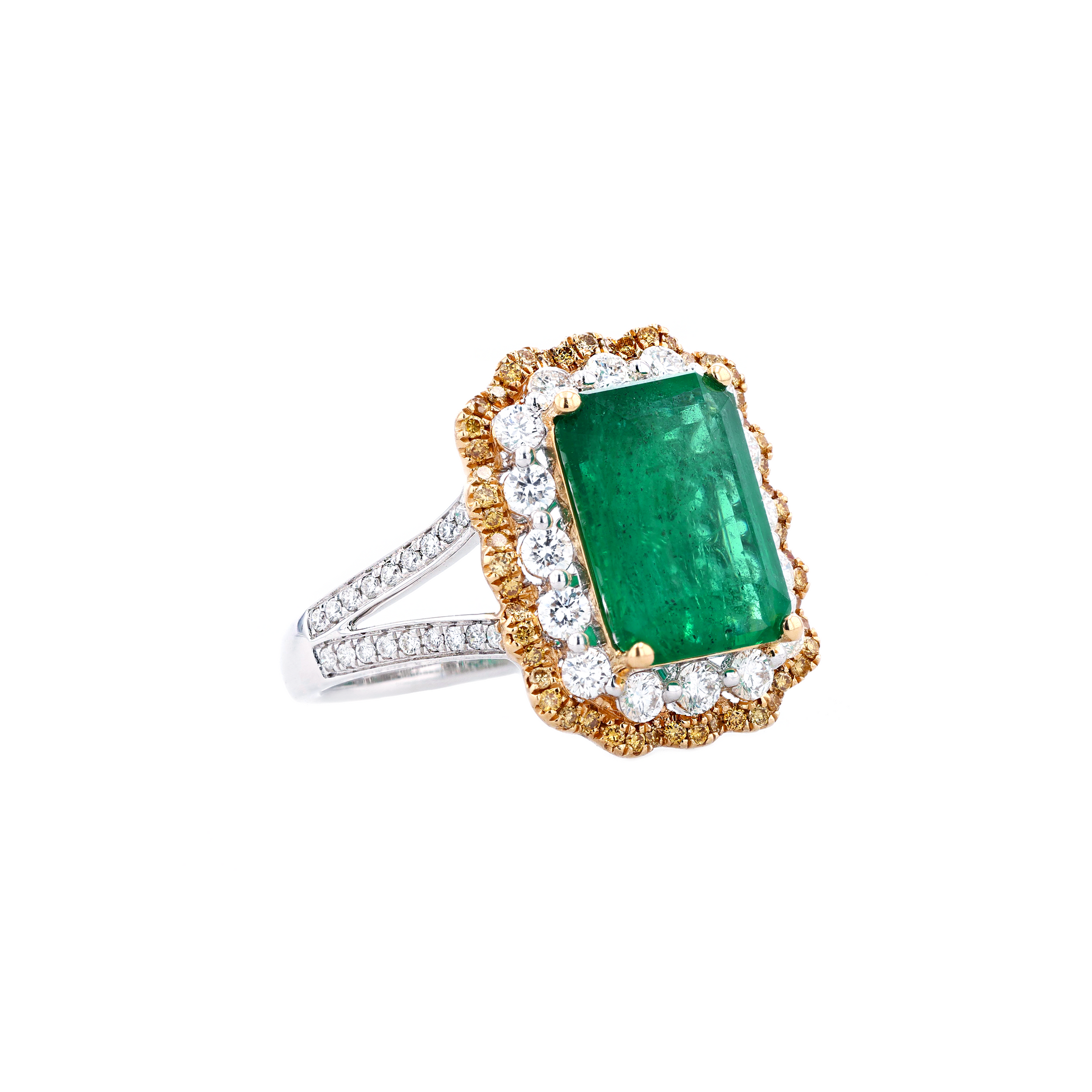 18KG Natural Green Emerald Diamond Ring