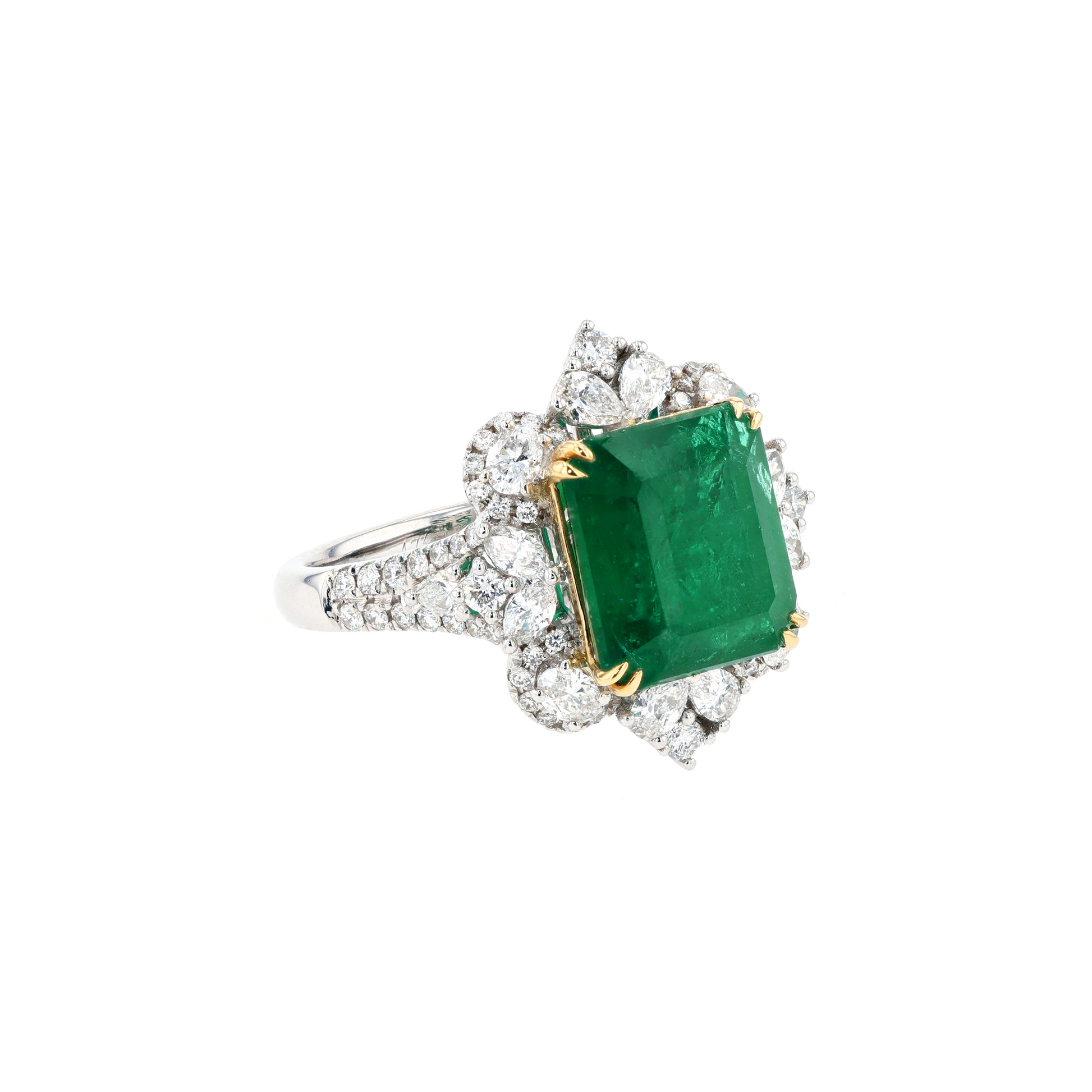 18KG Natural Green Emerald Diamond Ring