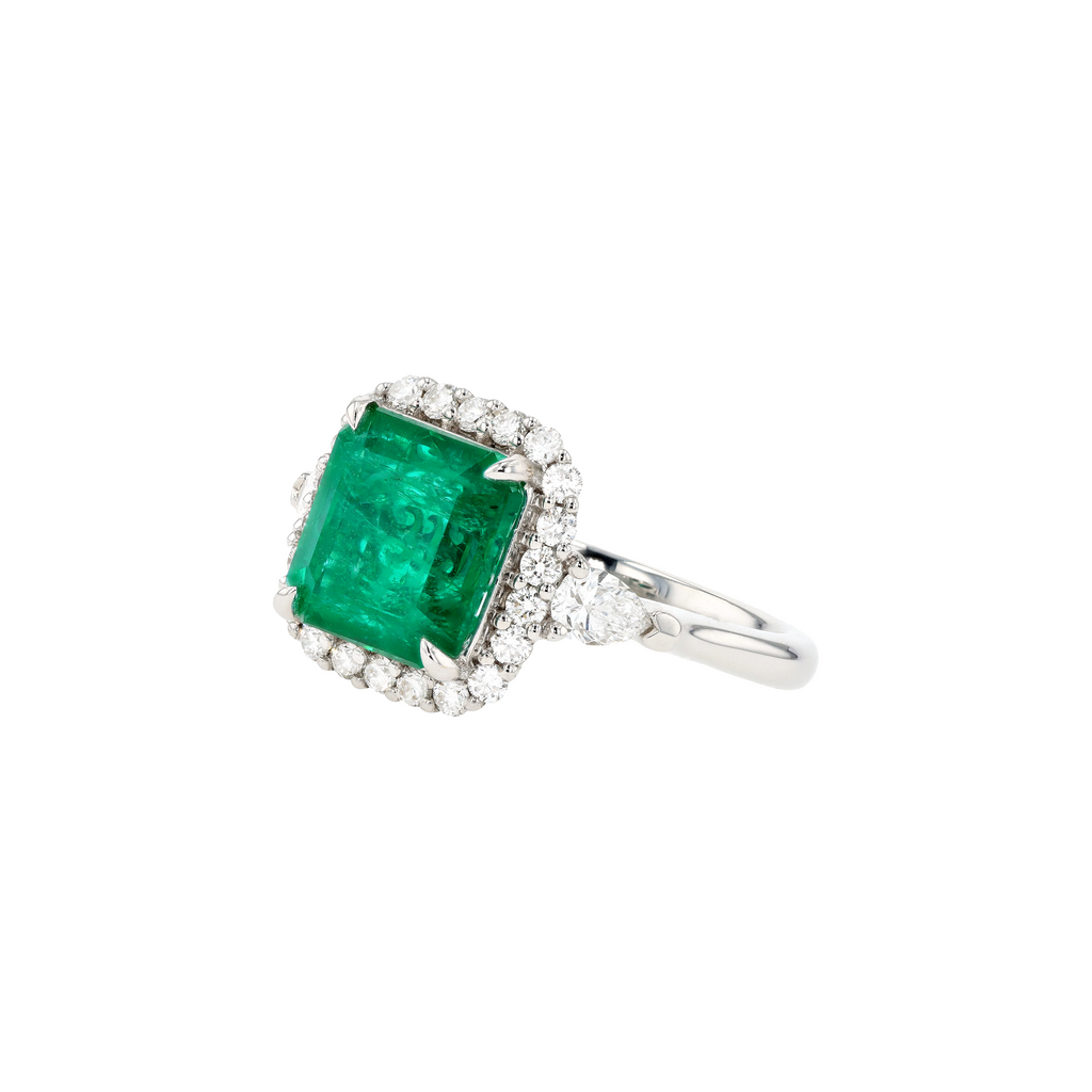 18KG Natural Green Emerald Diamond Ring