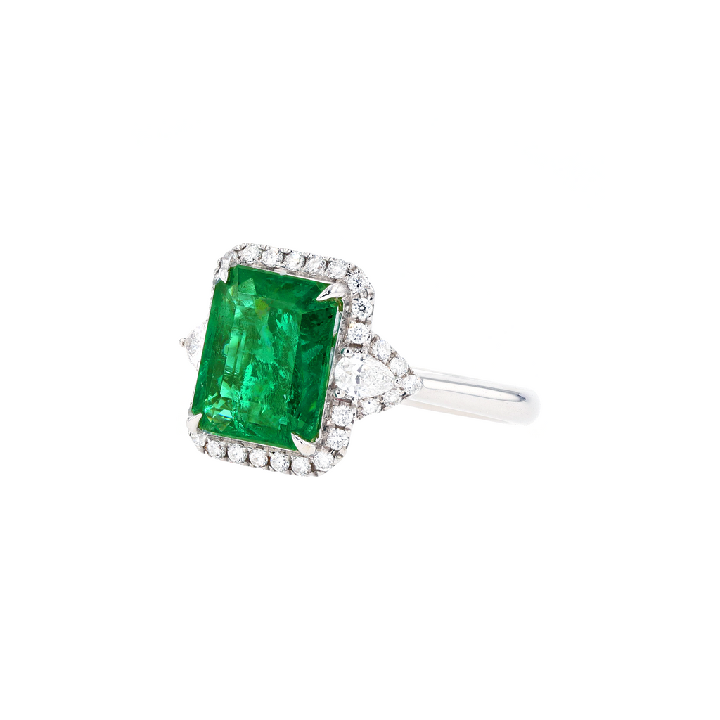 18KG Natural Green Emerald Diamond Ring