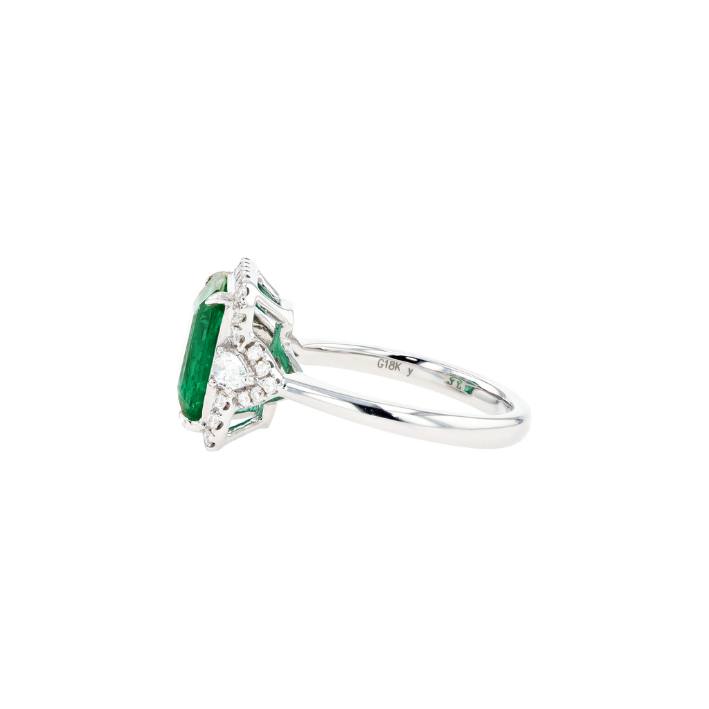 18KG Natural Green Emerald Diamond Ring