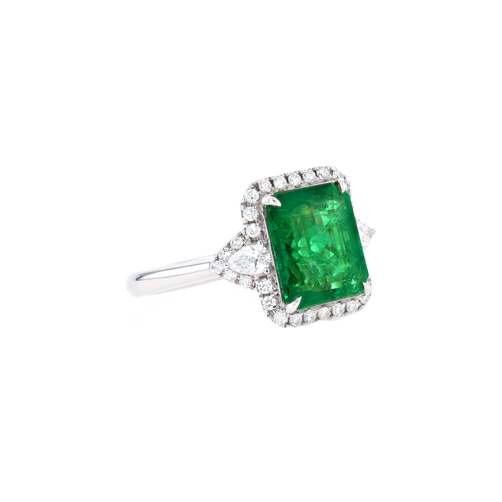 18KG Natural Green Emerald Diamond Ring