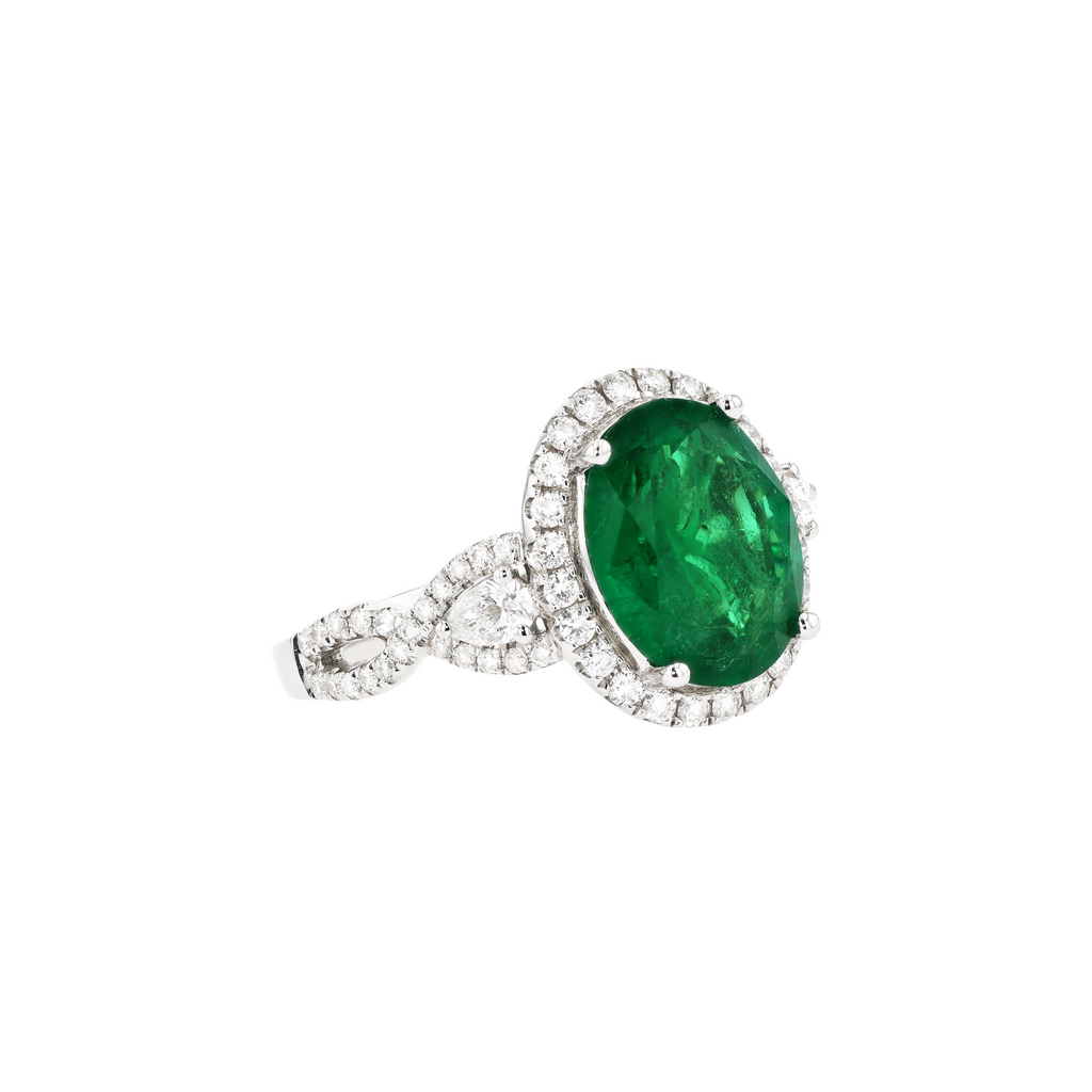 18KG Natural Green Emerald Diamond Ring
