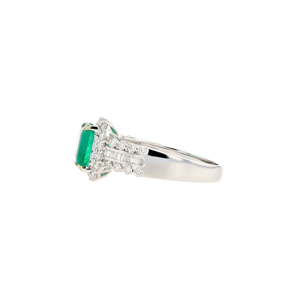 18KG Natural Green Emerald Diamond Ring