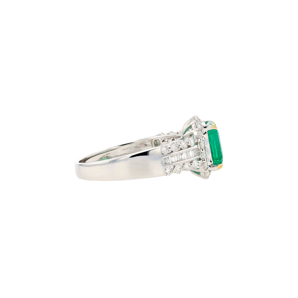 18KG Natural Green Emerald Diamond Ring