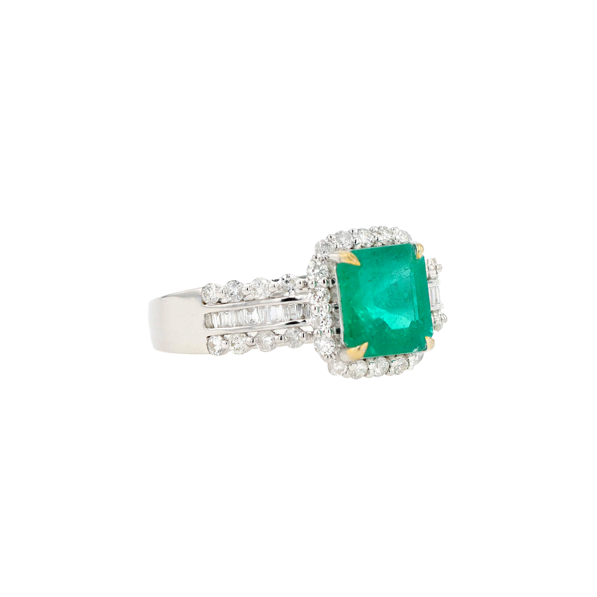 18KG Natural Green Emerald Diamond Ring