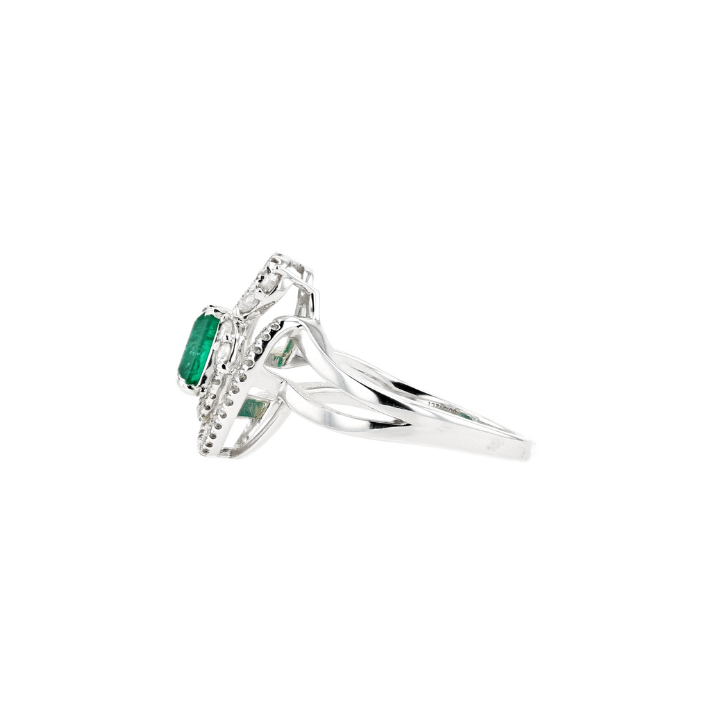 18KG Natural Green Emerald Diamond Ring