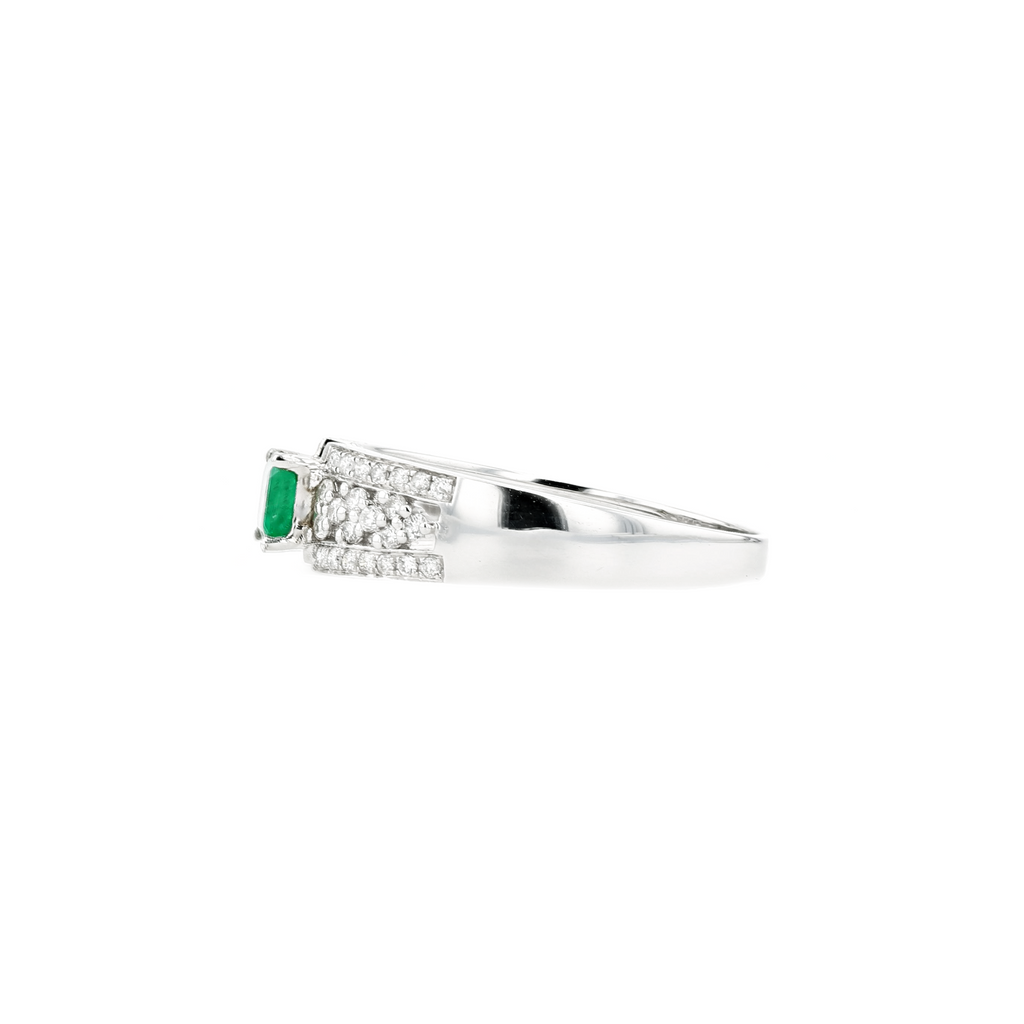 18KG Natural Green Emerald Diamond Ring