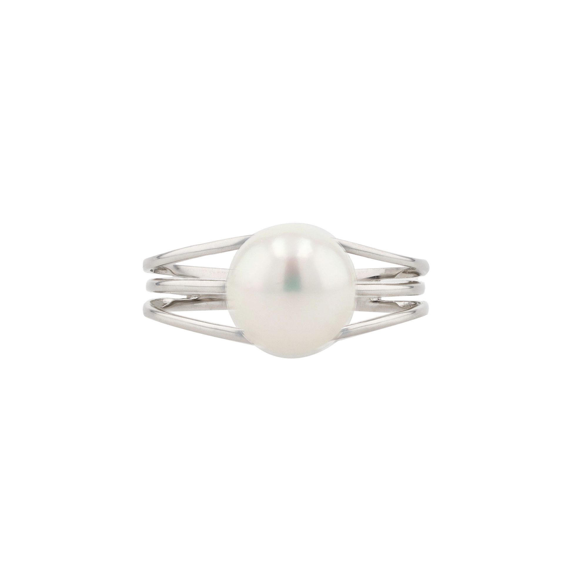 18KG 8.0mm Classic Japanese Akoya Pearl Ring