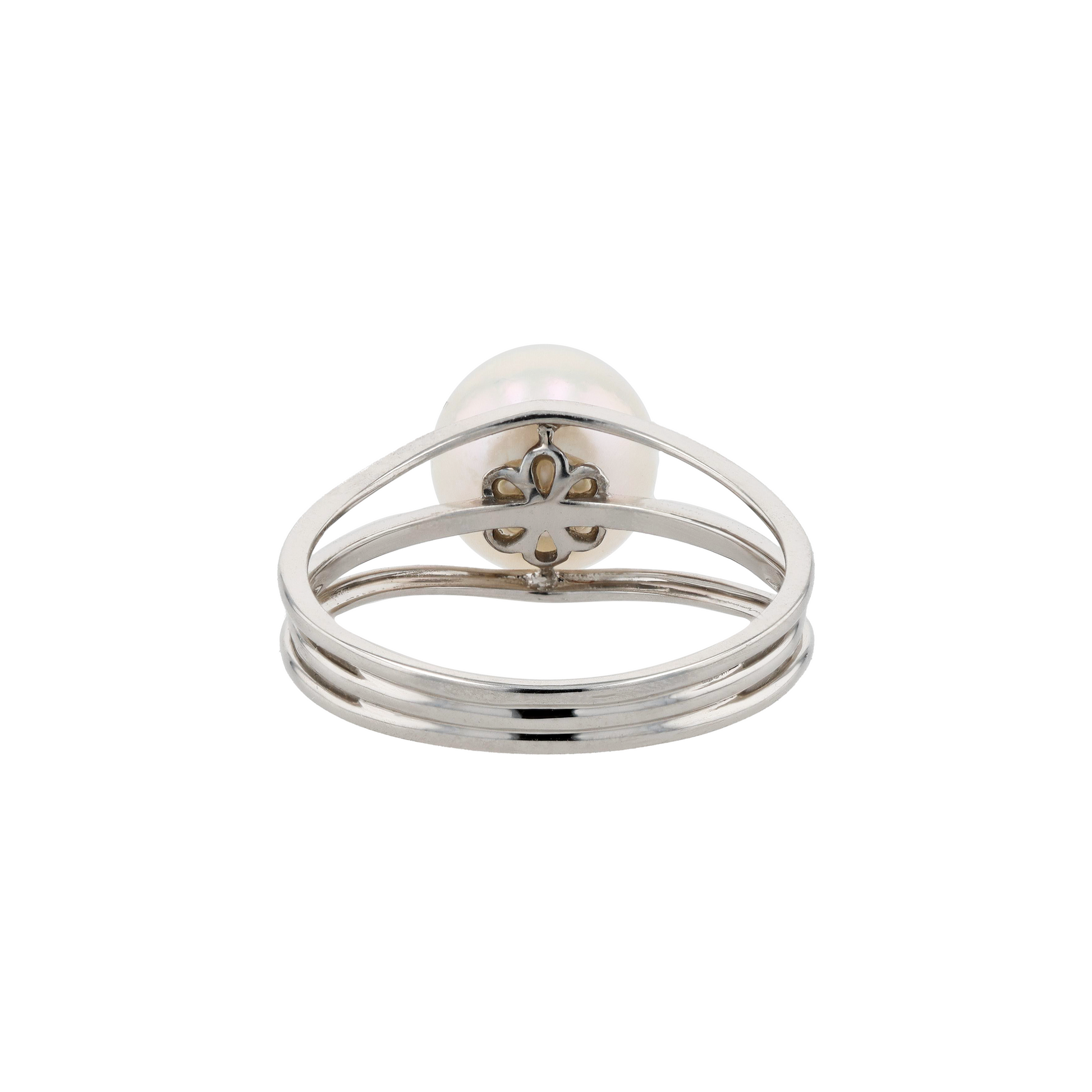 18KG 8.0mm Classic Japanese Akoya Pearl Ring