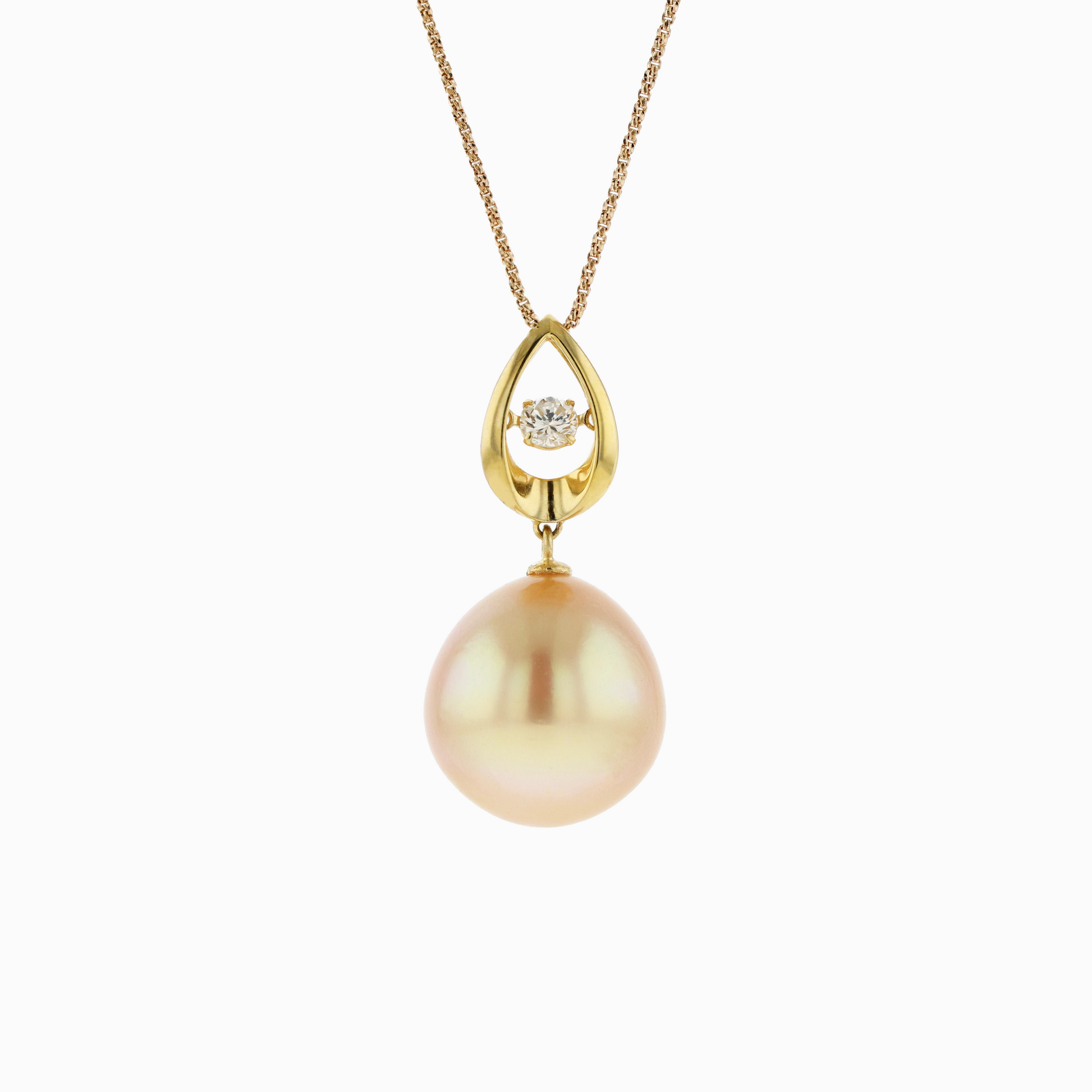 18KG 15.5x16.0mm Natural Color South Sea Golden Pearl Diamond Necklace