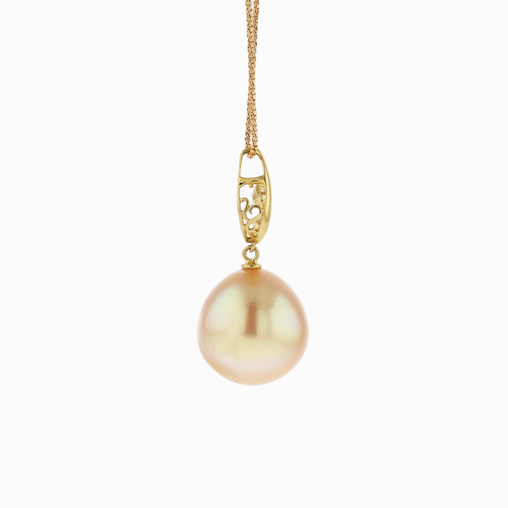 18KG 15.5x16.0mm Natural Color South Sea Golden Pearl Diamond Necklace