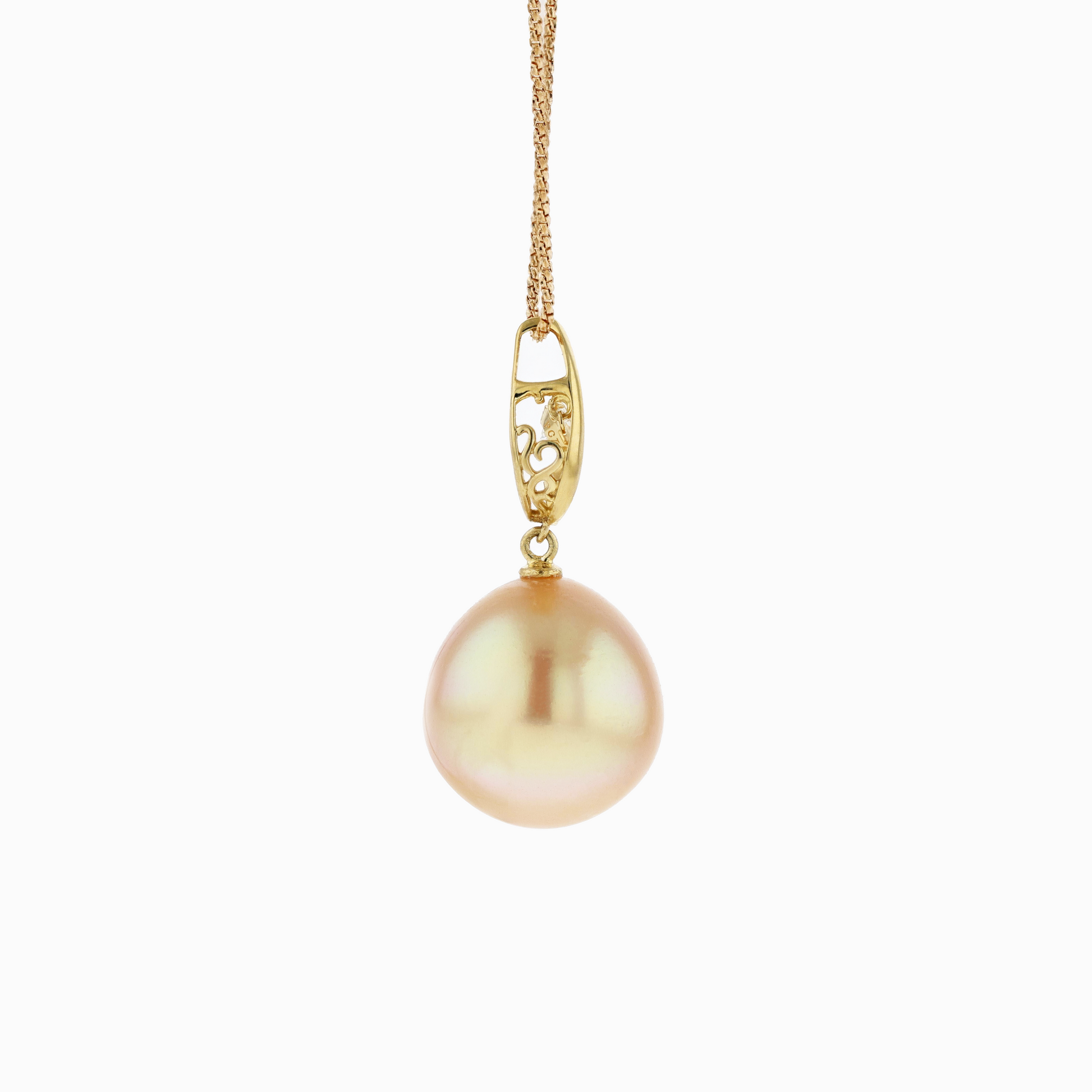 18KG 15.5x16.0mm Natural Color South Sea Golden Pearl Diamond Necklace