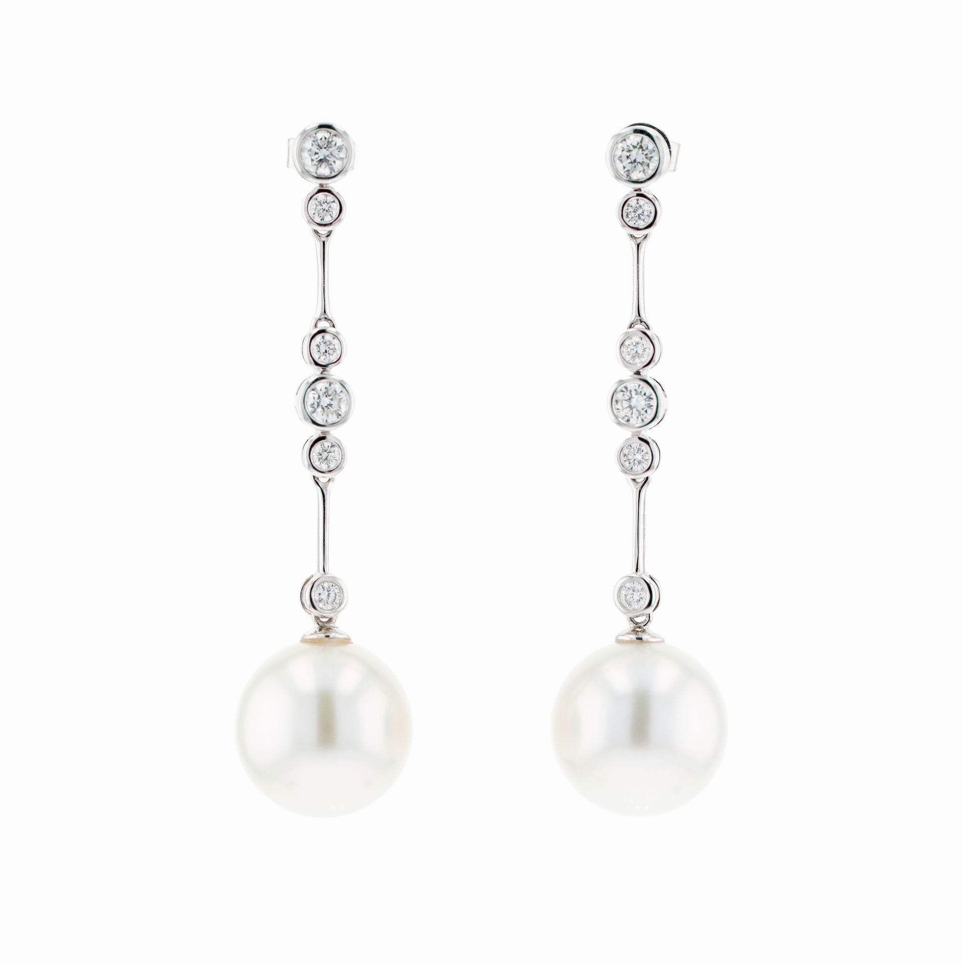 18KG 12.6/12.6mm Natural Color South Sea White Pearl Diamond Earrings