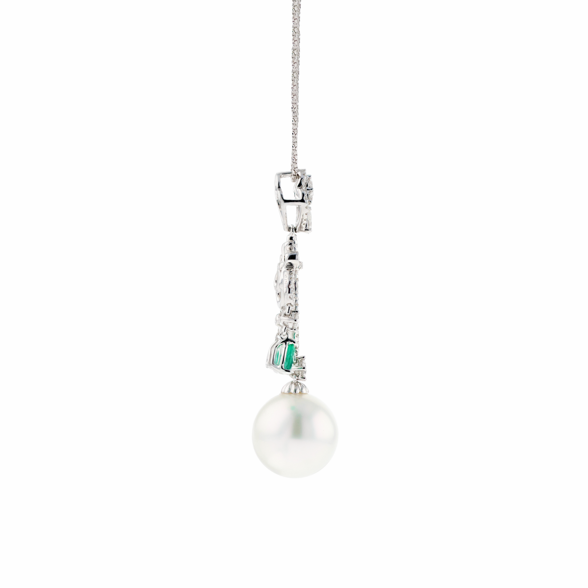 18KG 14.2mm Natural Color South Sea White Pearl Emerald Diamond Necklace