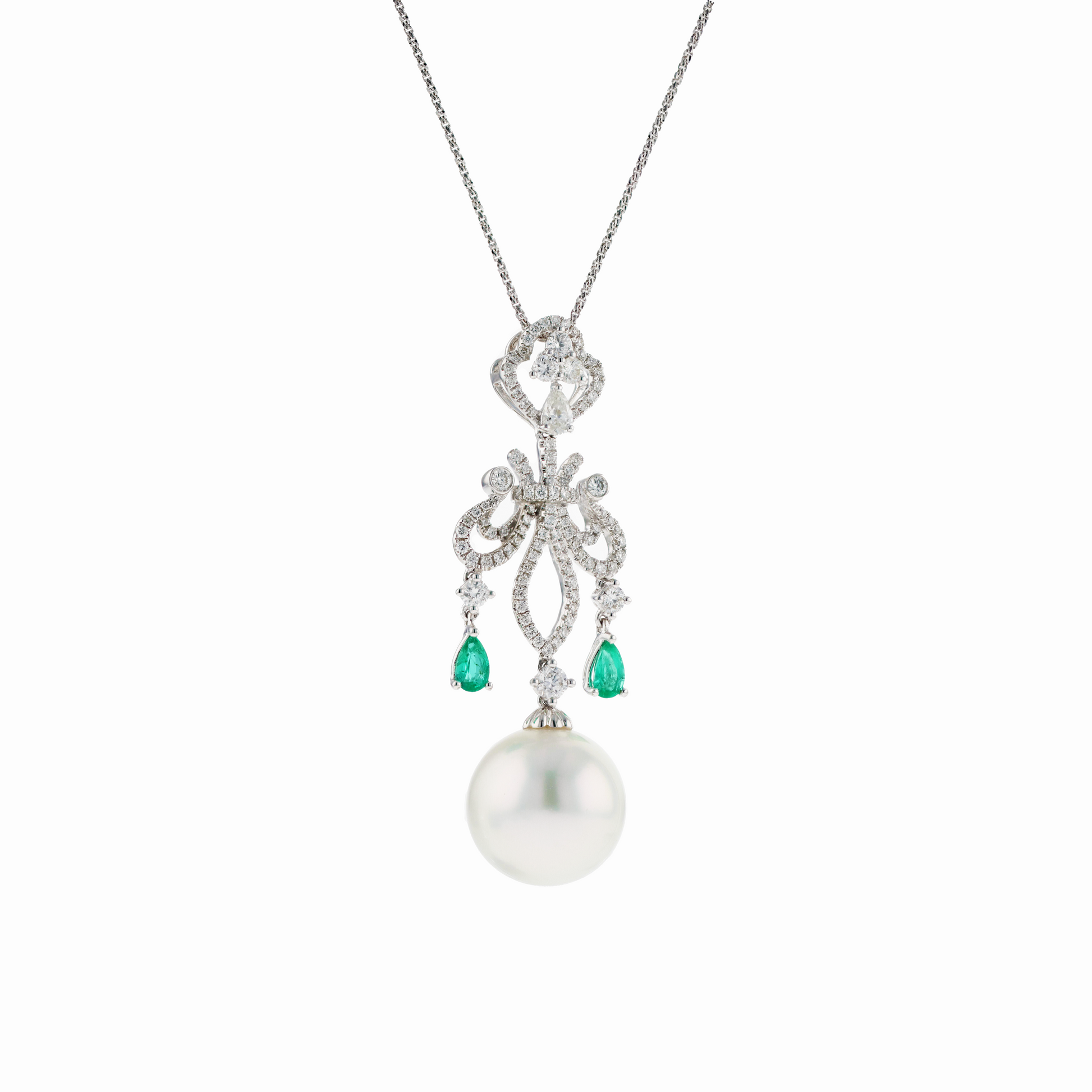 18KG 14.2mm Natural Color South Sea White Pearl Emerald Diamond Necklace