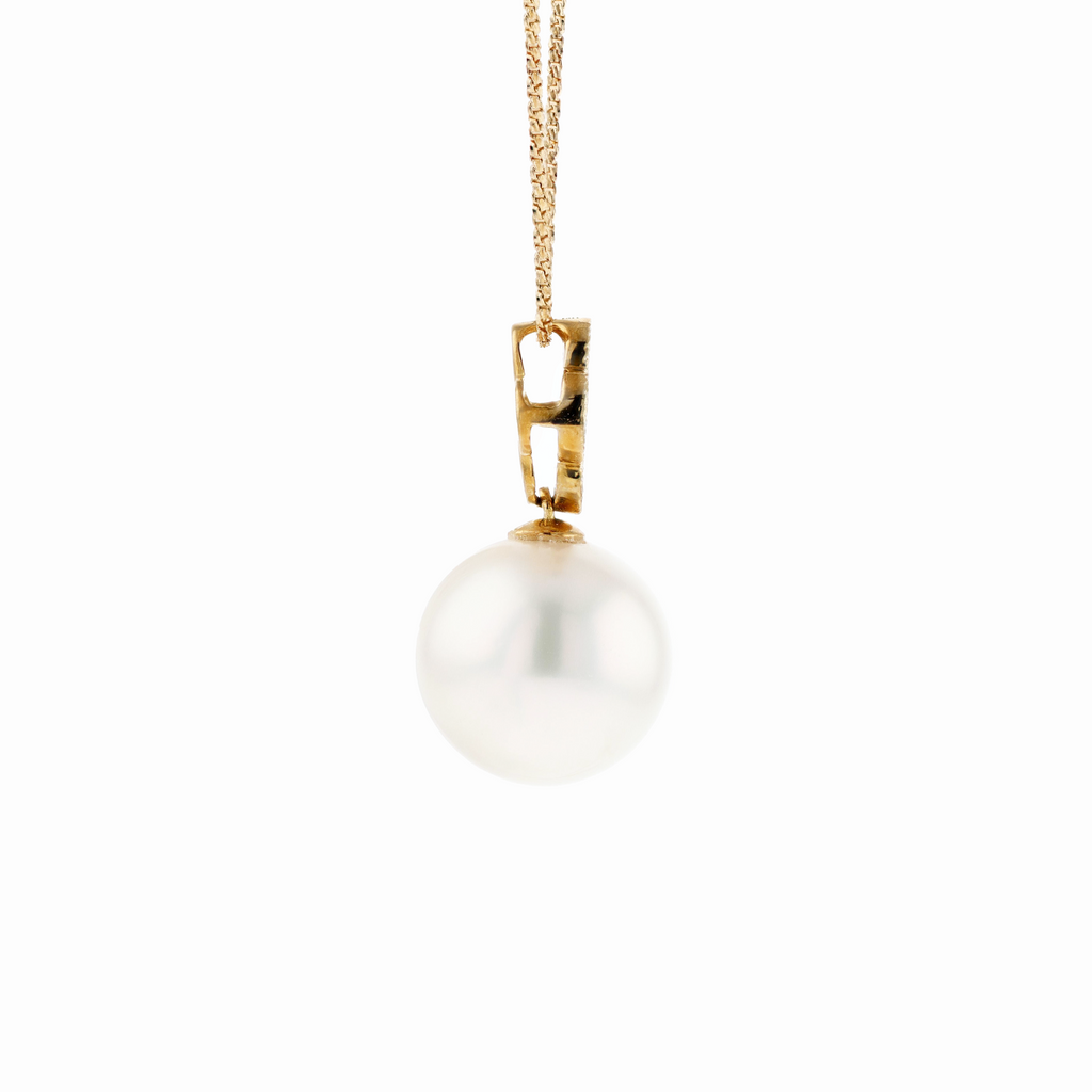 18KG 14.0mm Natural Color South Sea White Pearl Diamond Necklace