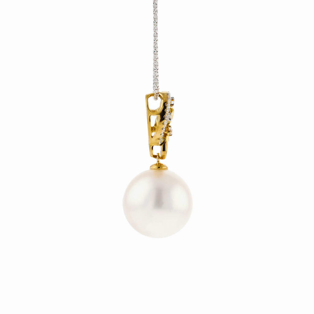 18KG 13.6mm Natural Color South Sea White Pearl Diamond Necklace