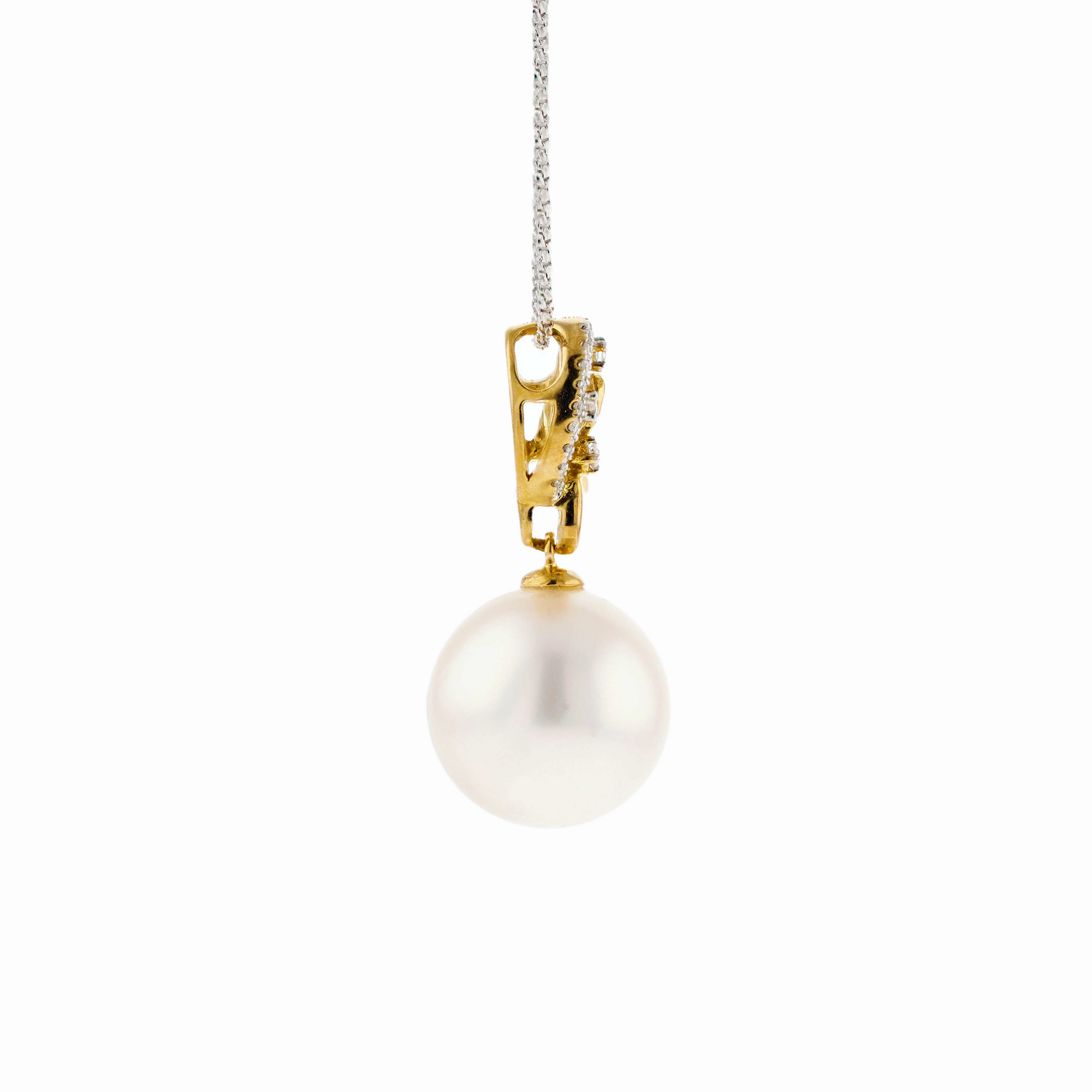 18KG 13.6mm Natural Color South Sea White Pearl Diamond Necklace