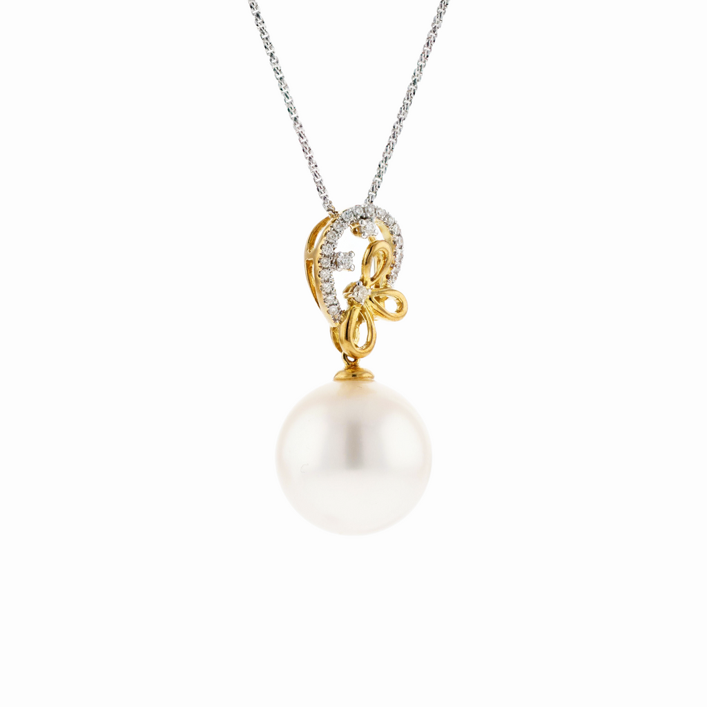 18KG 13.6mm Natural Color South Sea White Pearl Diamond Necklace