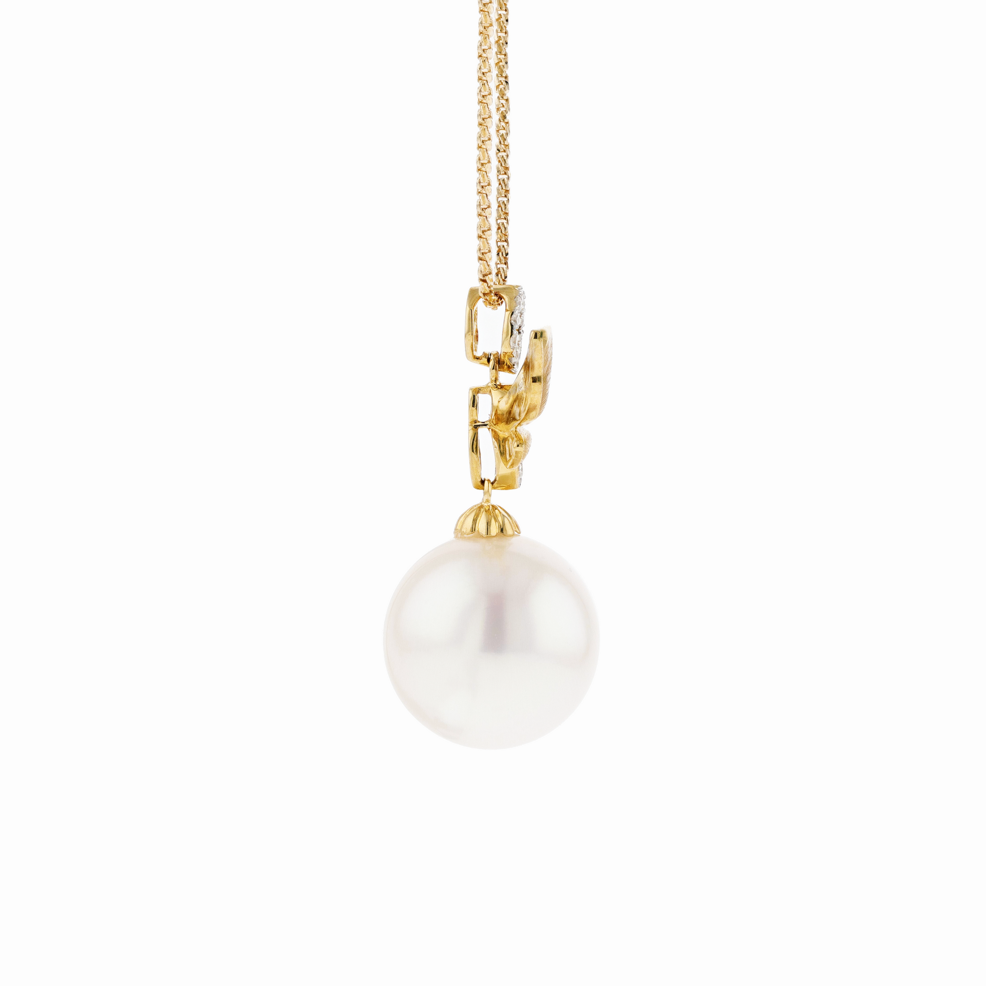 18KG 13.0mm Natural Color South Sea White Pearl Diamond Necklace