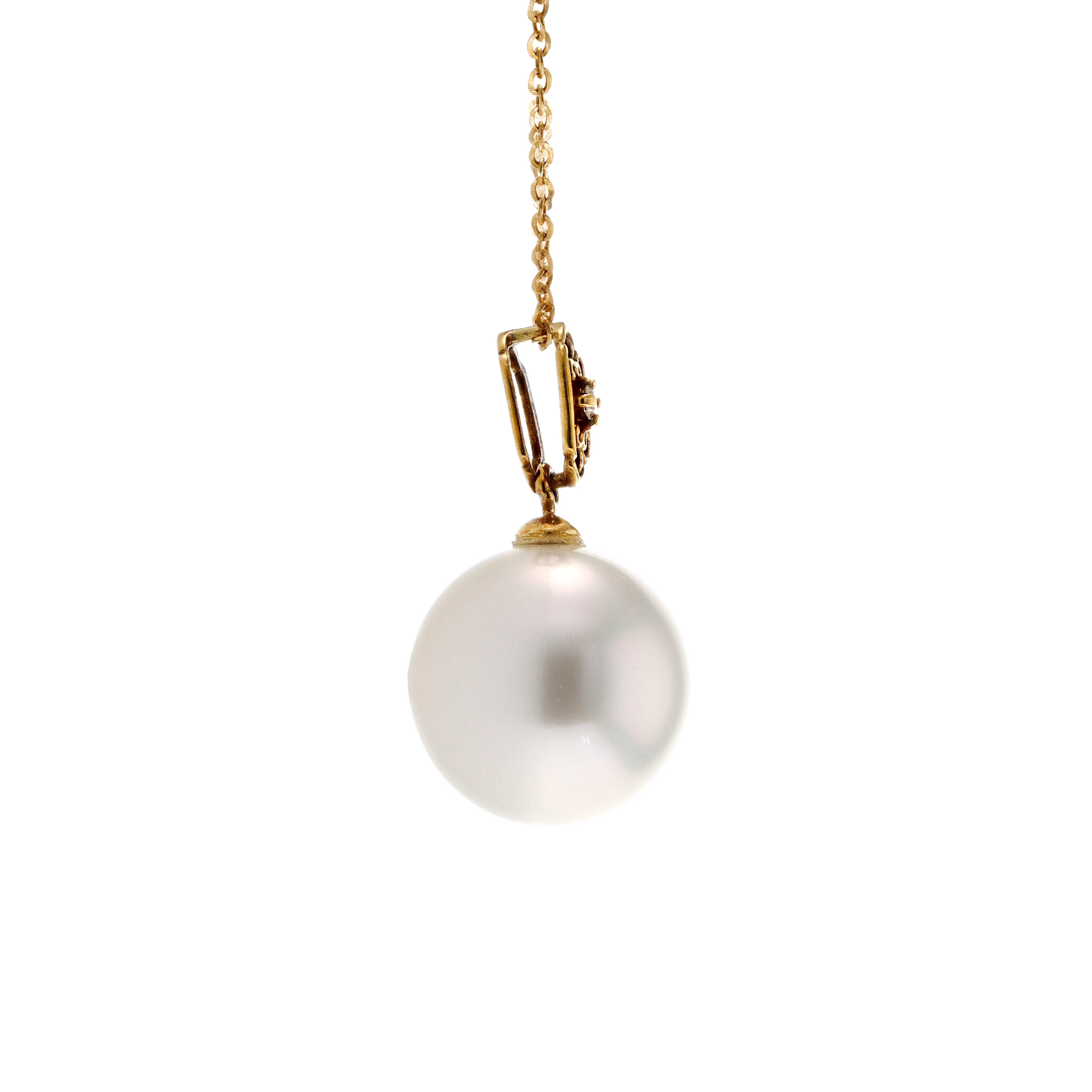18KG 11.2mm Natural Color South Sea White Pearl Diamond Necklace