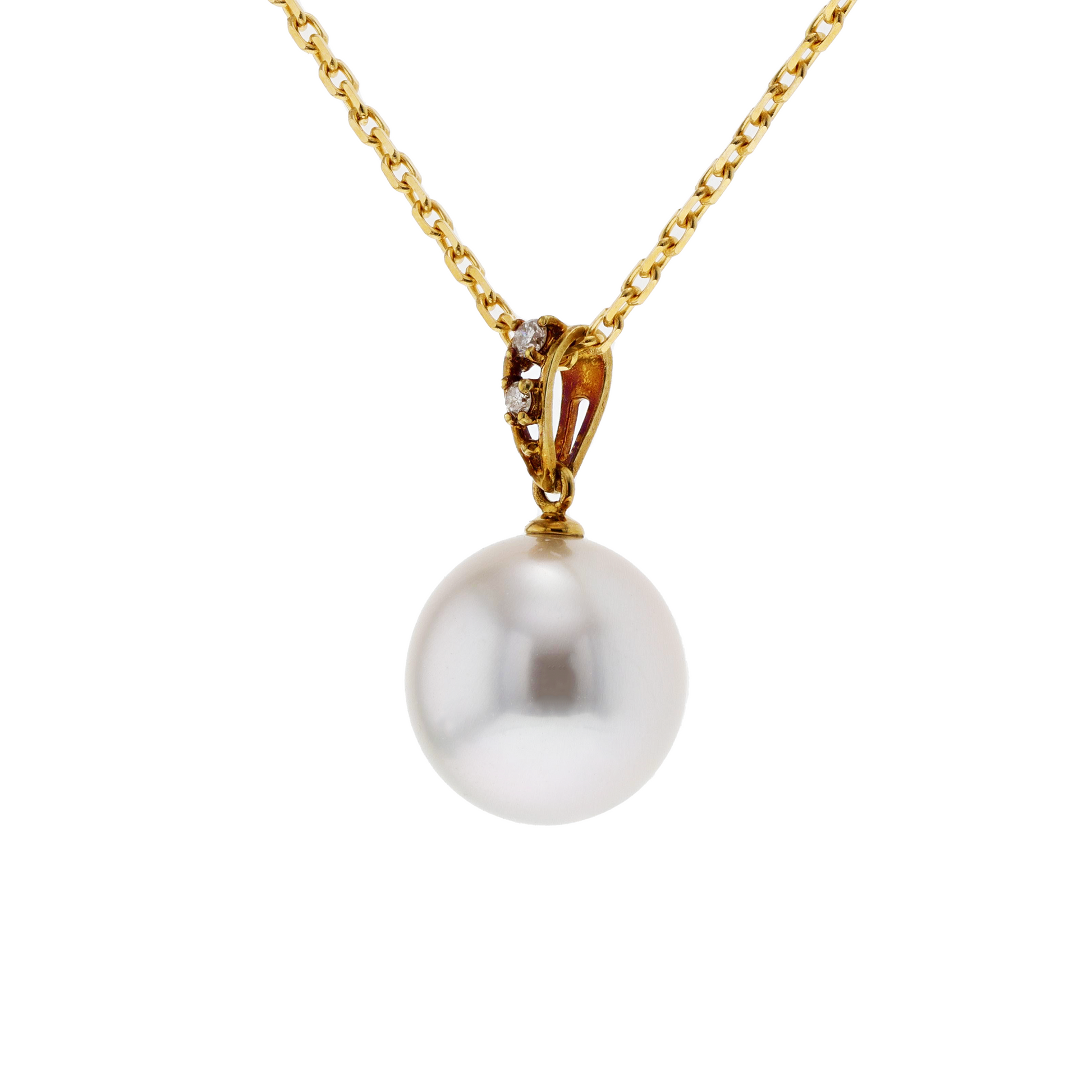 18KG 10.7x11.0mm Natural Color South Sea White Pearl Diamond Necklace