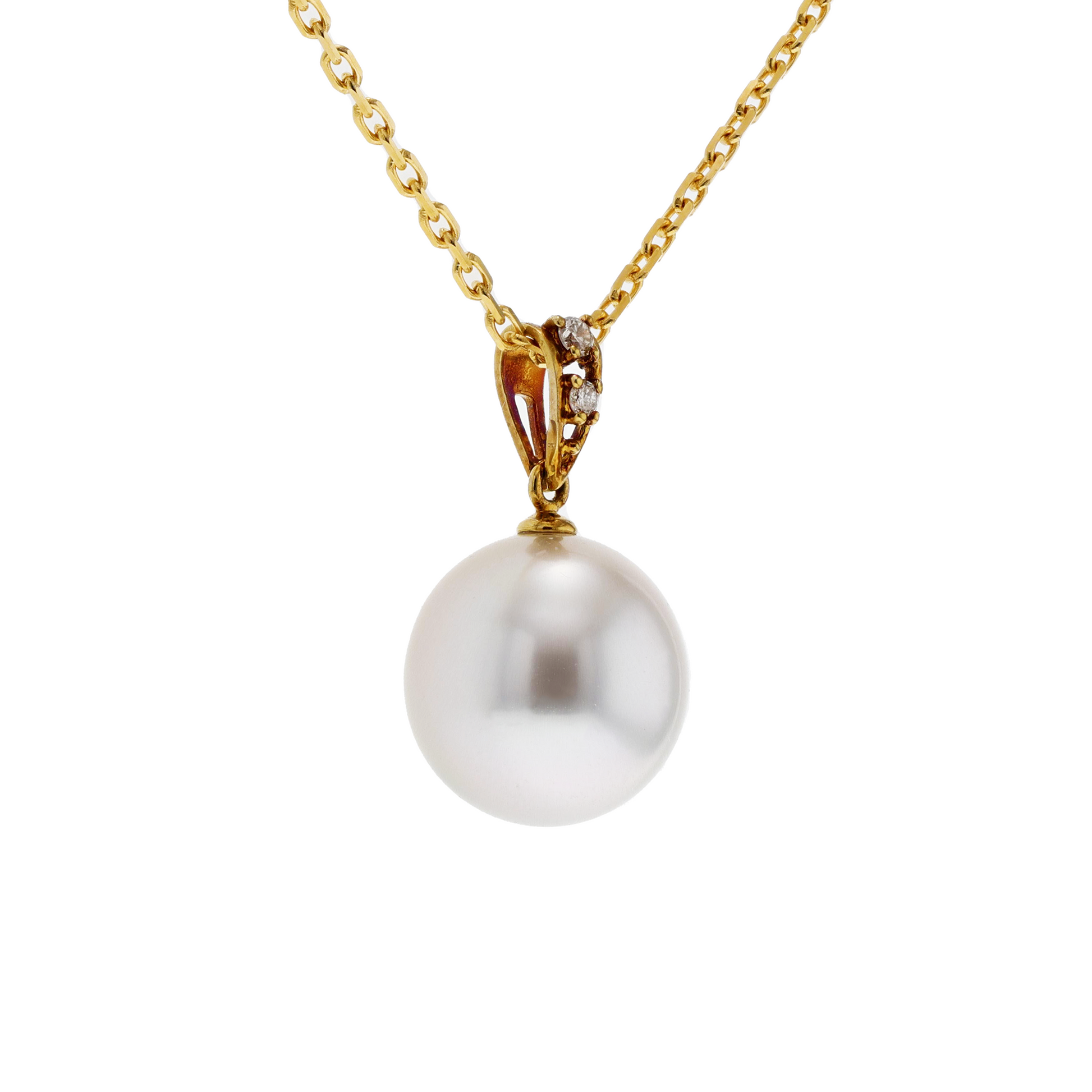 18KG 10.7x11.0mm Natural Color South Sea White Pearl Diamond Necklace