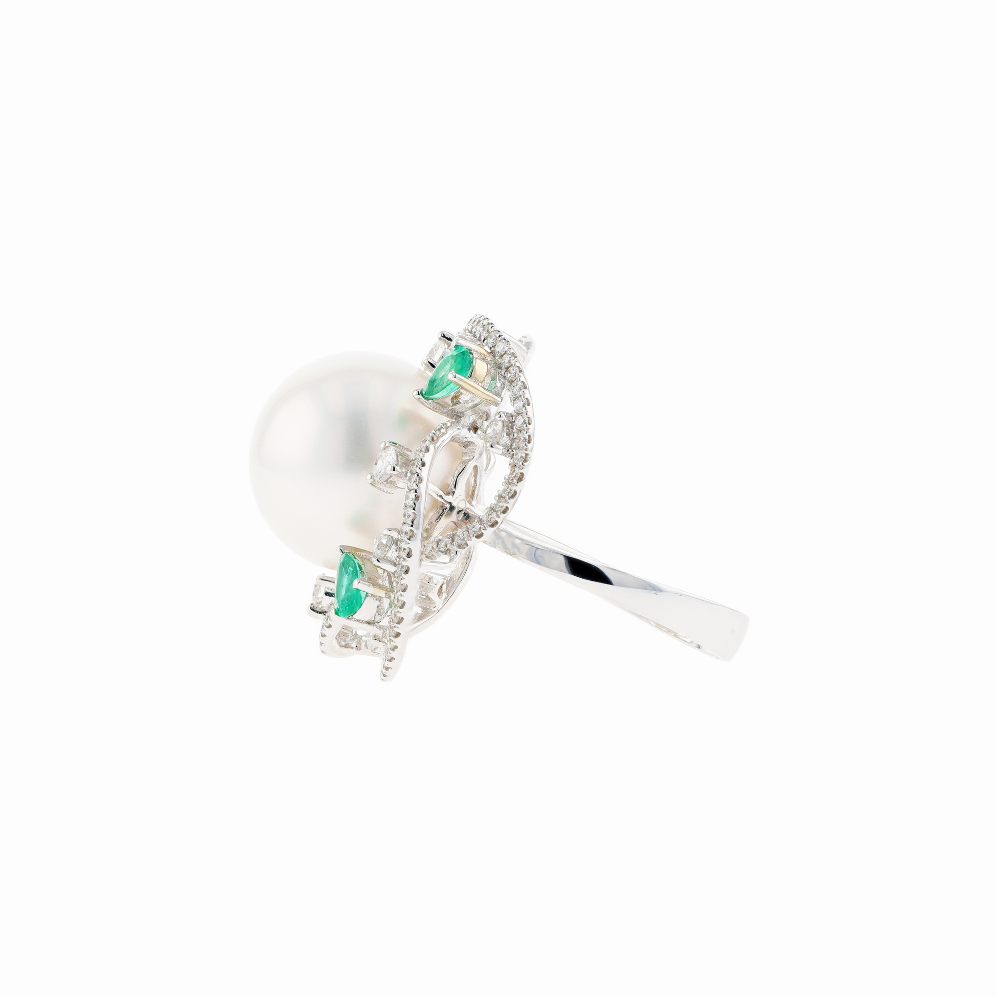 18KG Natural Color South Sea White Pearl Emerald Diamond Ring