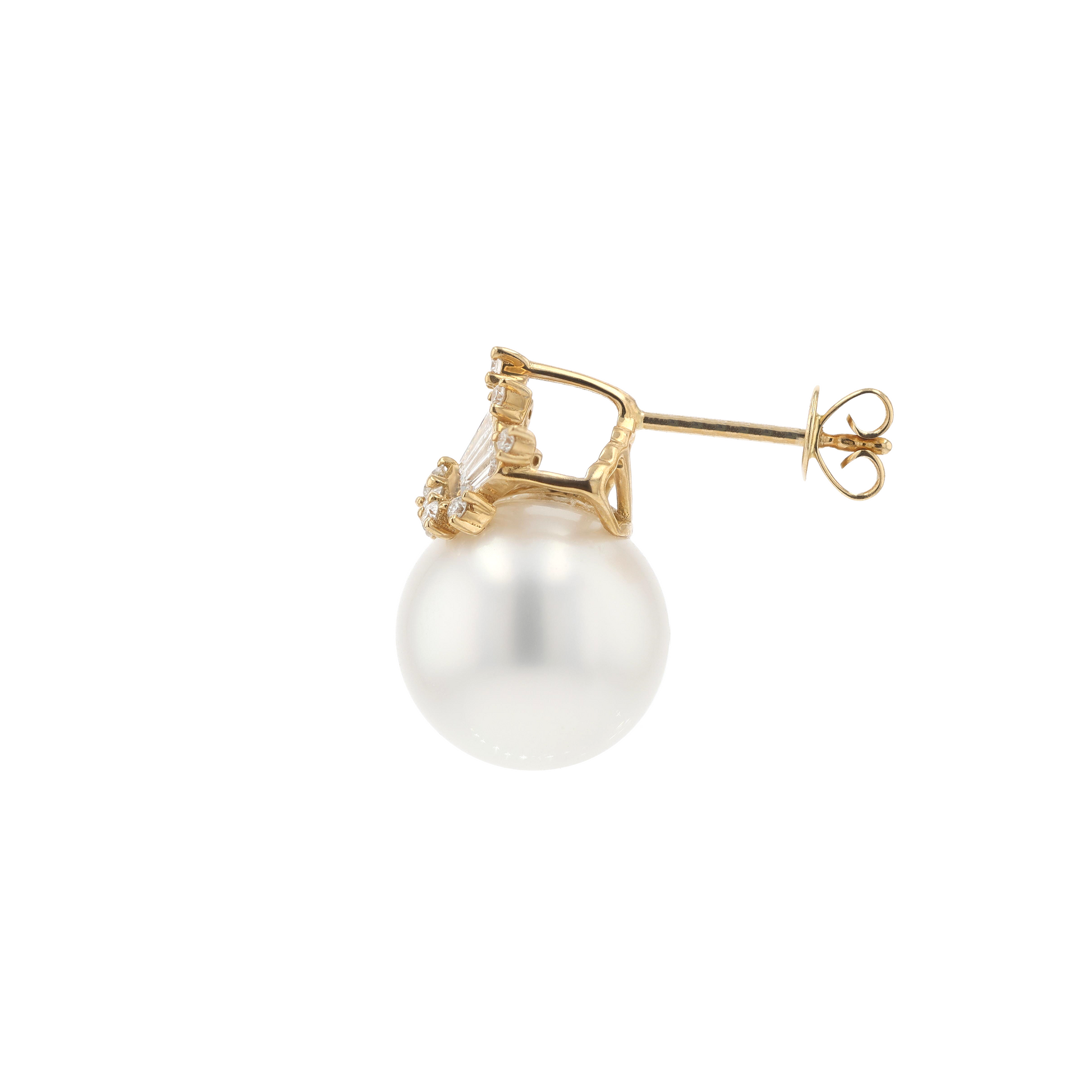 18KG 11.4/11.4mm South Sea White Pearl Diamond Earrings